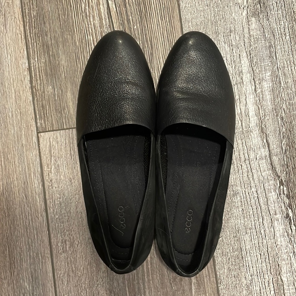 Black Ecco flats, formal, casual, for everyday, size 6.5, ( EU size 37)